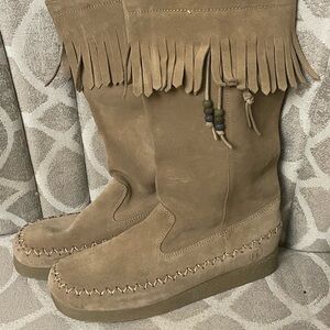 Dubai size 8 suede fringe boots